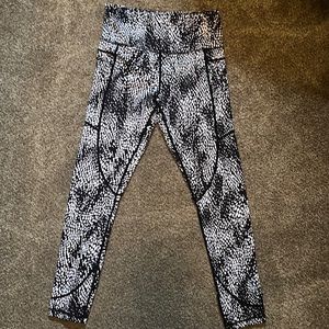 Zyia leggings